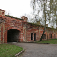 A Daugavgrīva building with a green roof.