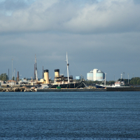 Tallinn features a large body of water.